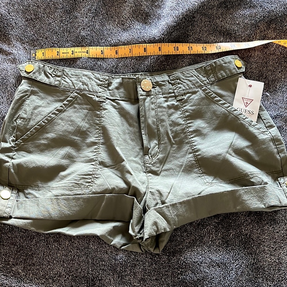 NWT GUESS wycnd short army green w gold buttons 26